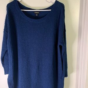 Extreme circle hem sweater